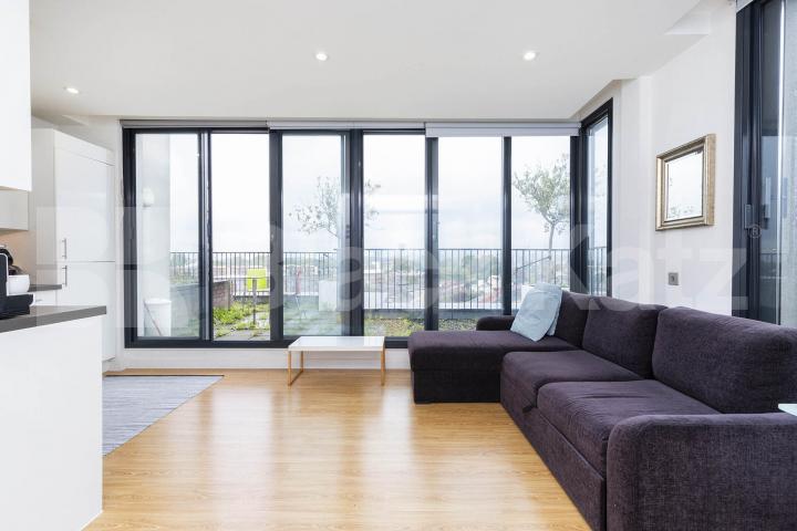 Stunning spacious 1 bed penthouse by Regents Park   Cubitt Court, Park Village East , Camden / Regents Park